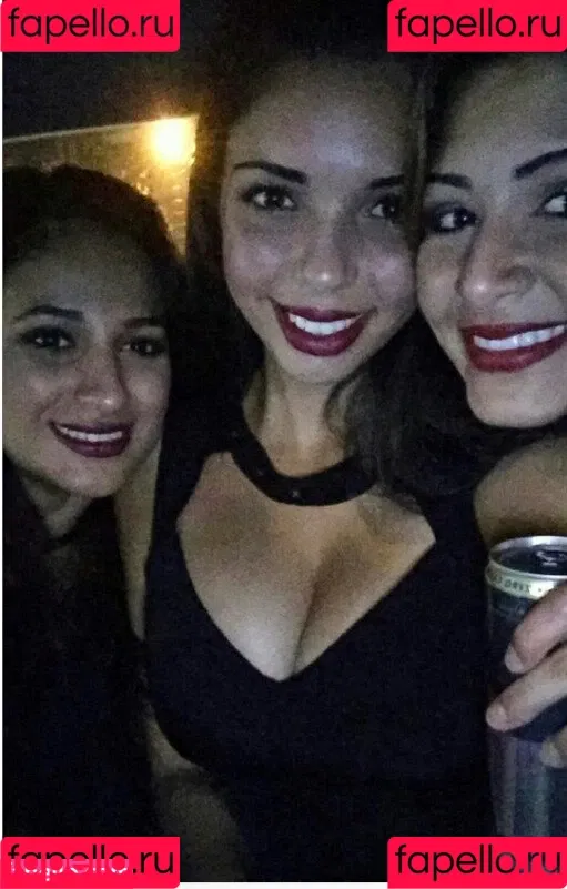 Tara Yazdi Onlyfans Photo Gallery 