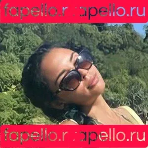 Tara Yazdi Onlyfans Photo Gallery 