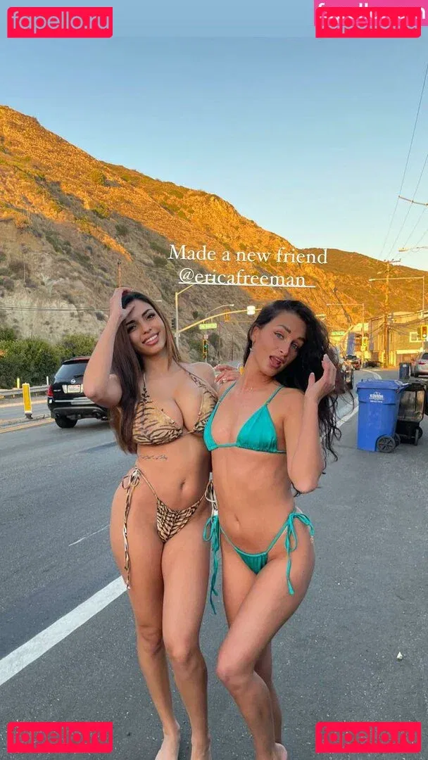 Tara Yazdi Onlyfans Photo Gallery 