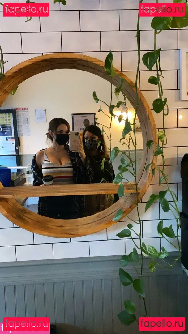 Tara Yazdi Onlyfans Photo Gallery 