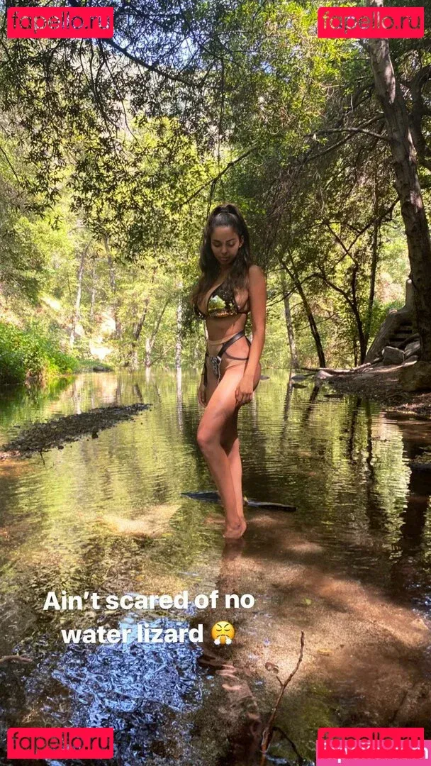 Tara Yazdi Onlyfans Photo Gallery 