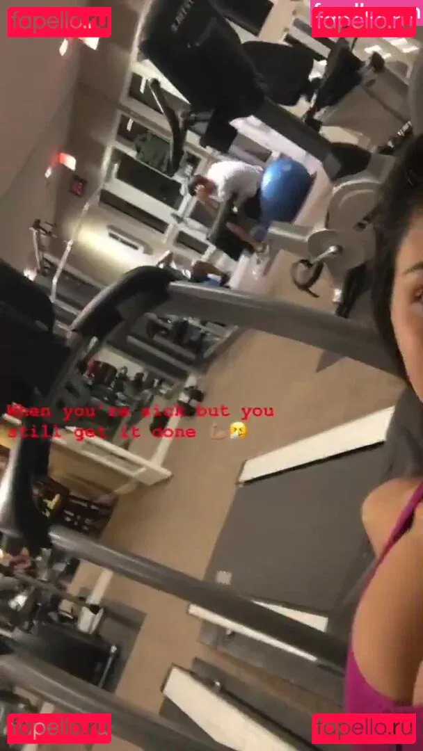 Tara Yazdi Onlyfans Photo Gallery 