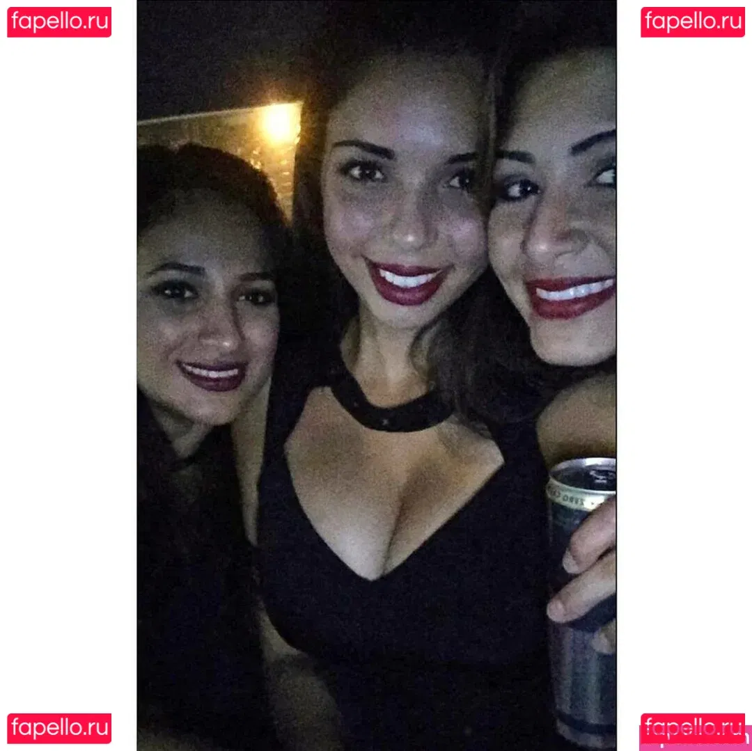 Tara Yazdi Onlyfans Photo Gallery 