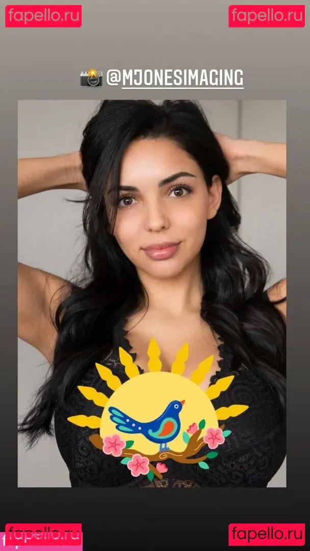 Tara Yazdi Onlyfans Photo Gallery 