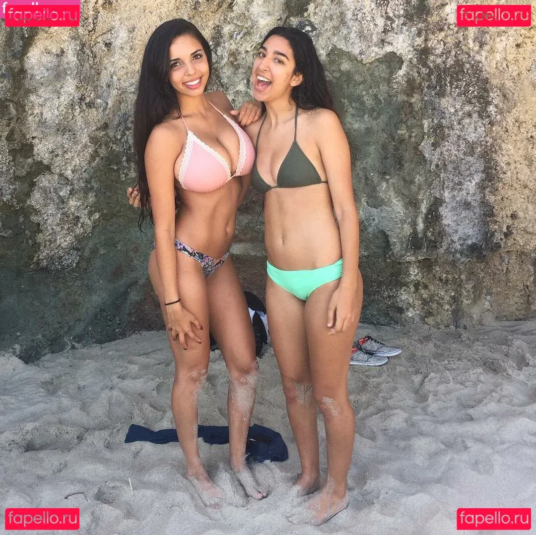 Tara Yazdi Onlyfans Photo Gallery 