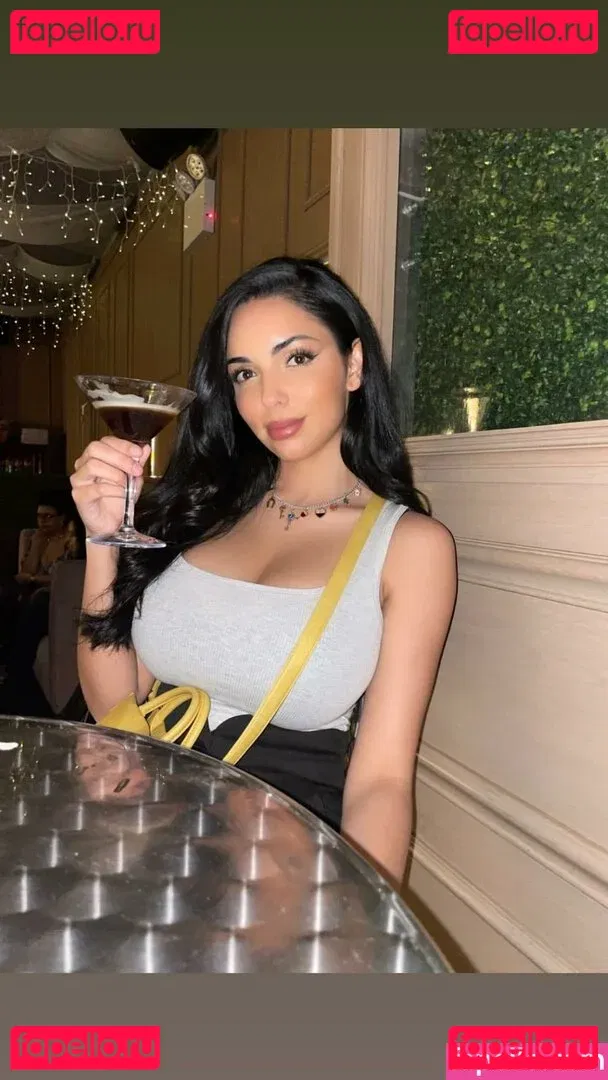 Tara Yazdi Onlyfans Photo Gallery 
