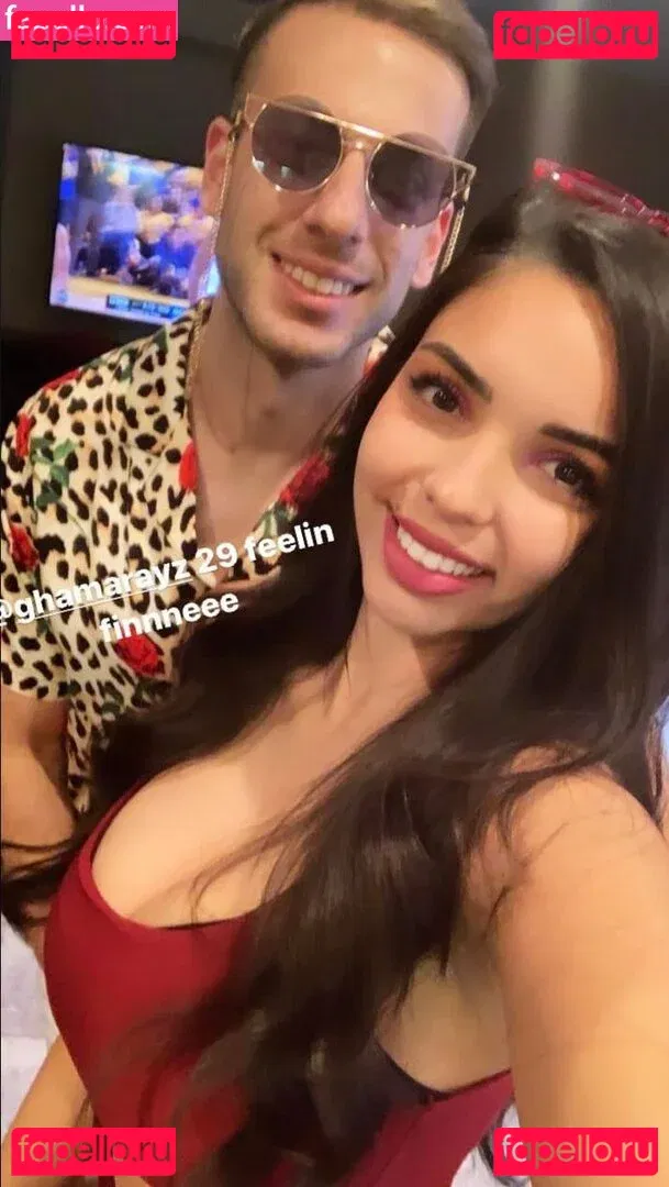 Tara Yazdi Onlyfans Photo Gallery 