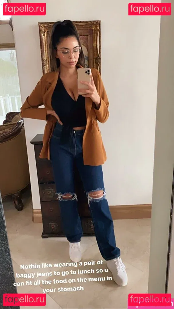 Tara Yazdi Onlyfans Photo Gallery 