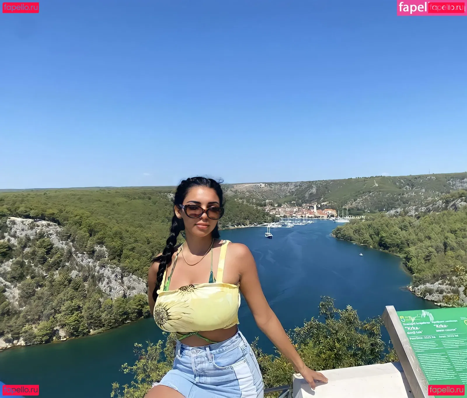 Tara Yazdi Onlyfans Photo Gallery 