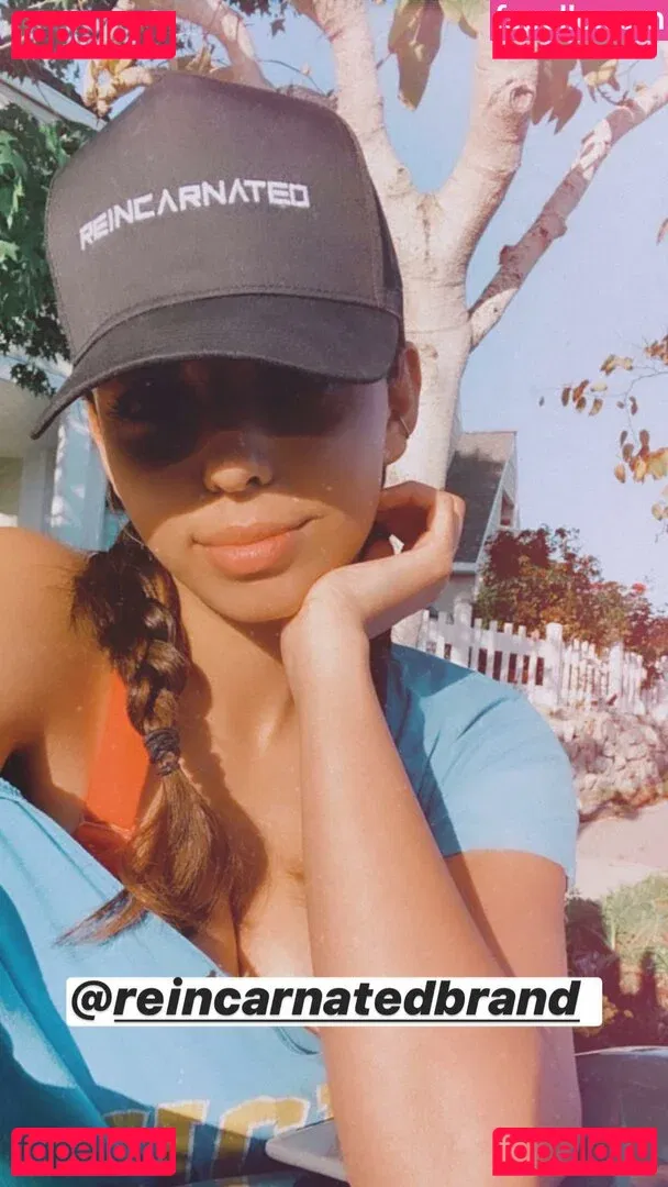 Tara Yazdi Onlyfans Photo Gallery 