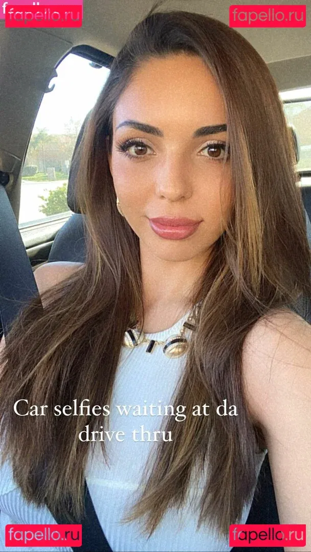 Tara Yazdi Onlyfans Photo Gallery 