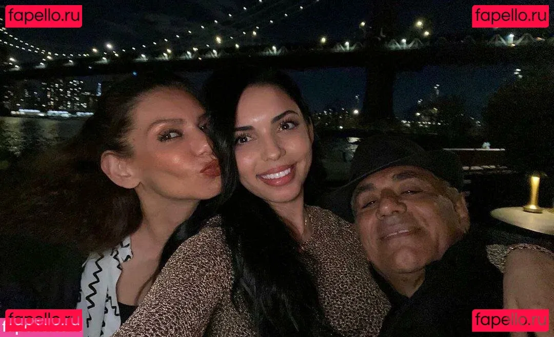 Tara Yazdi Onlyfans Photo Gallery 