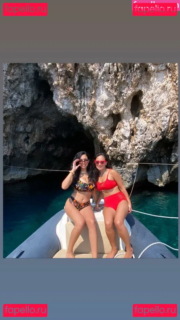 Tara Yazdi Onlyfans Photo Gallery 