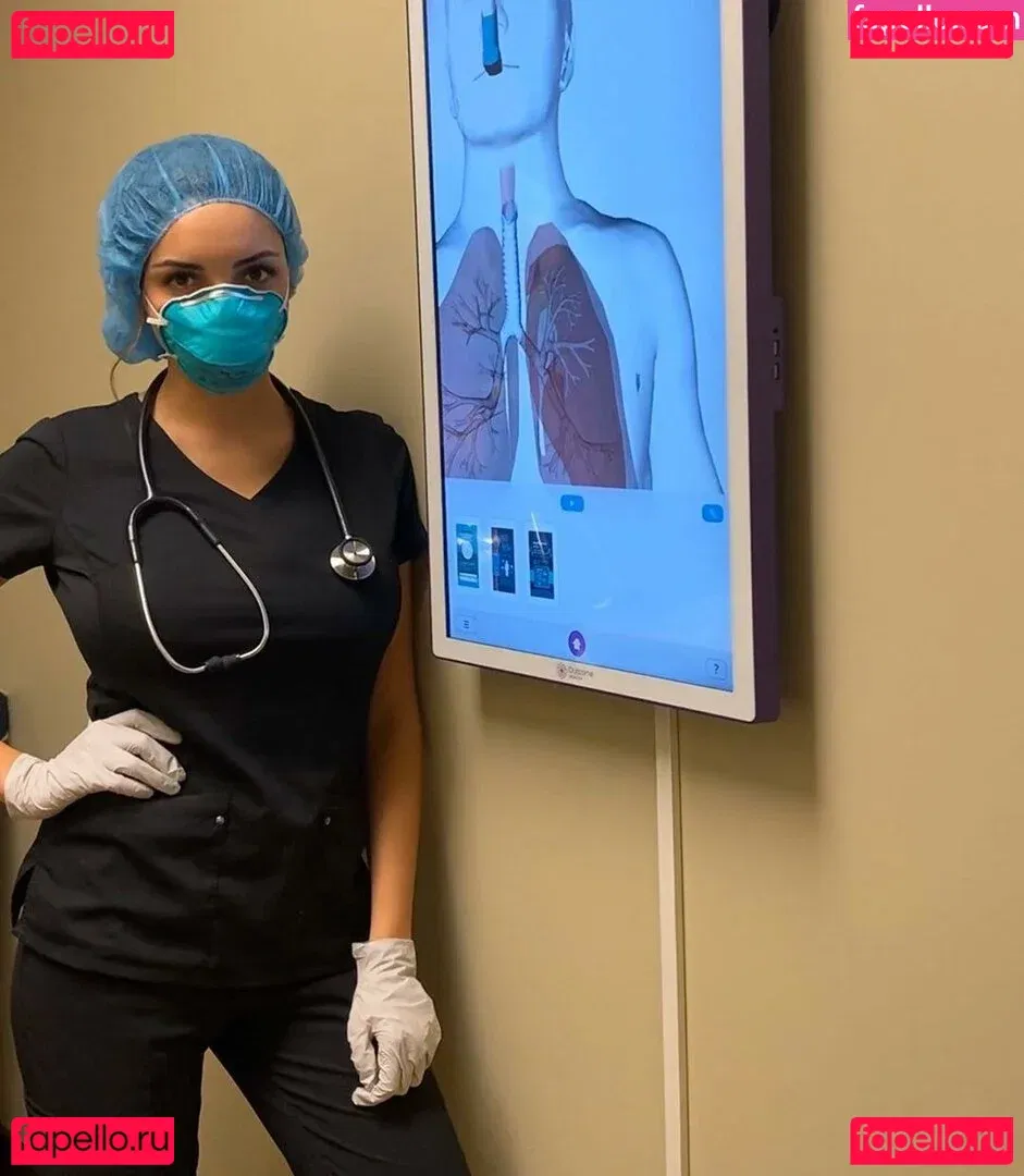 Tara Yazdi Onlyfans Photo Gallery 