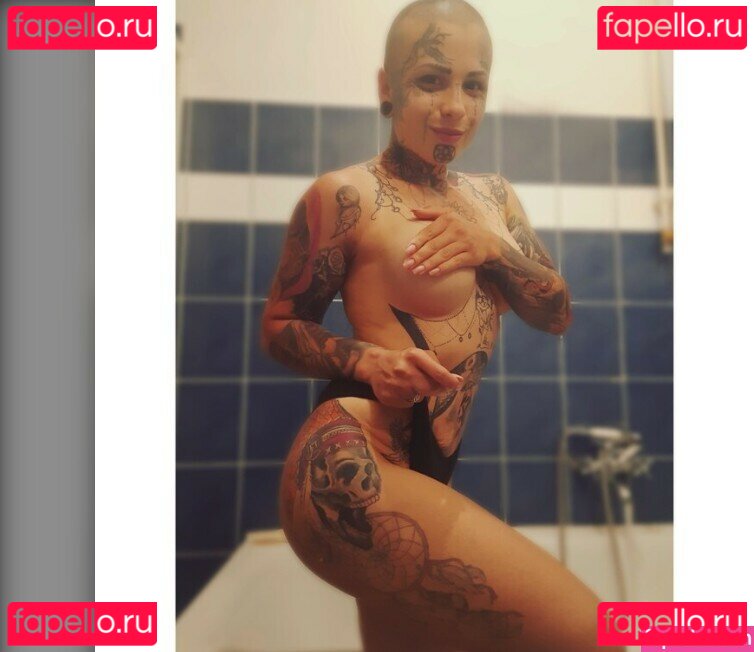 Mira Cuckold Nude Onlyfans Photo 14