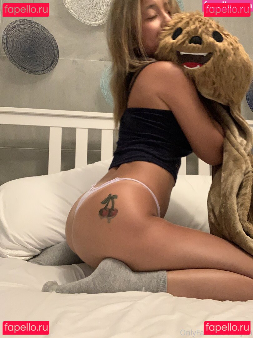 skyewrld Nude Onlyfans Photo 31