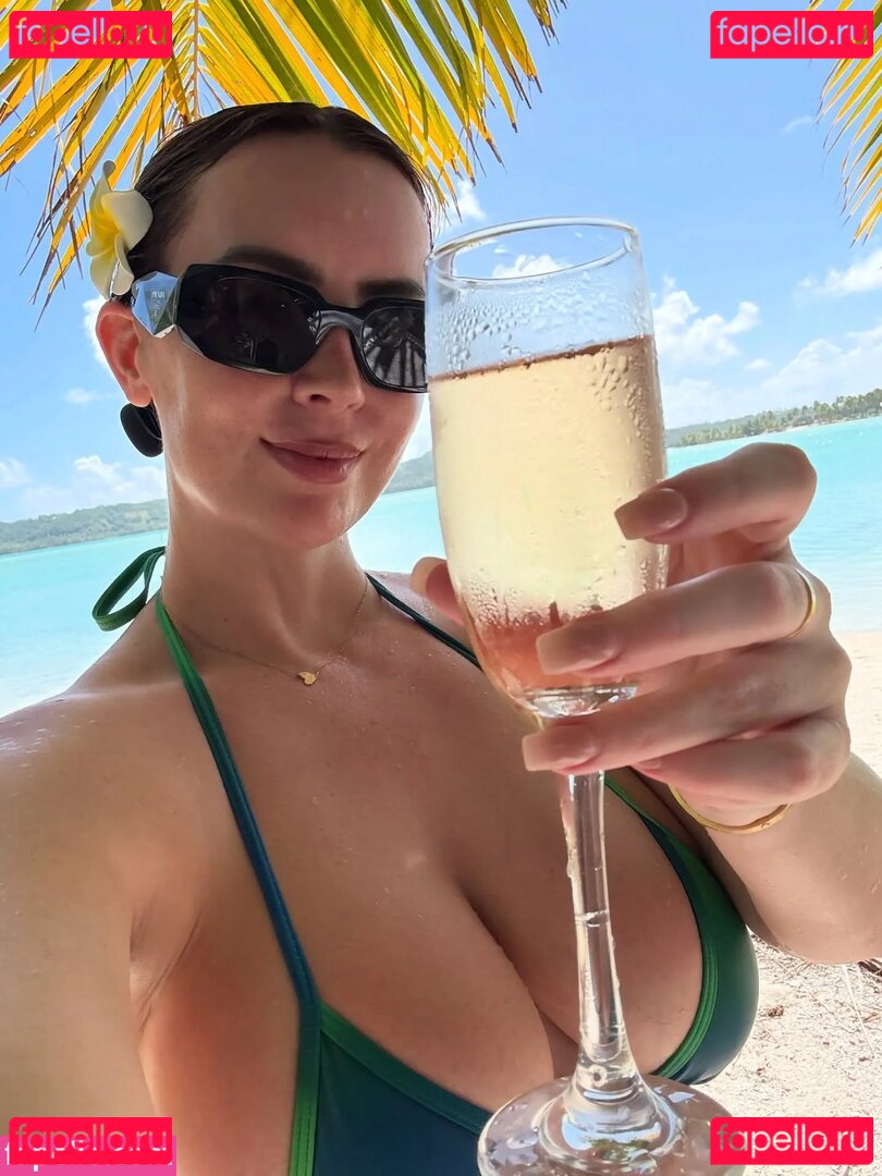 VitaminMia Nude Onlyfans Photo 24