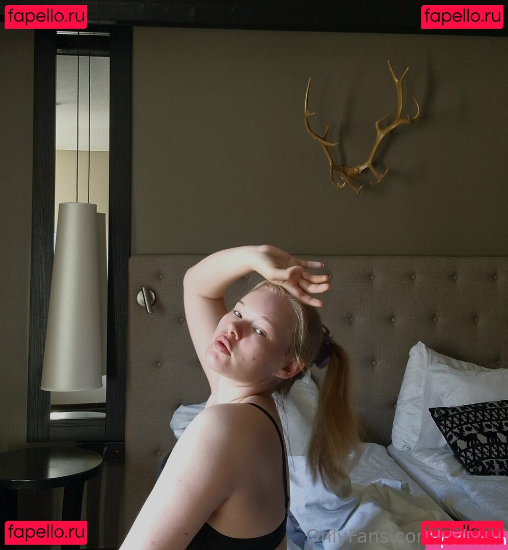 pikkusiili Nude Onlyfans Photo 15