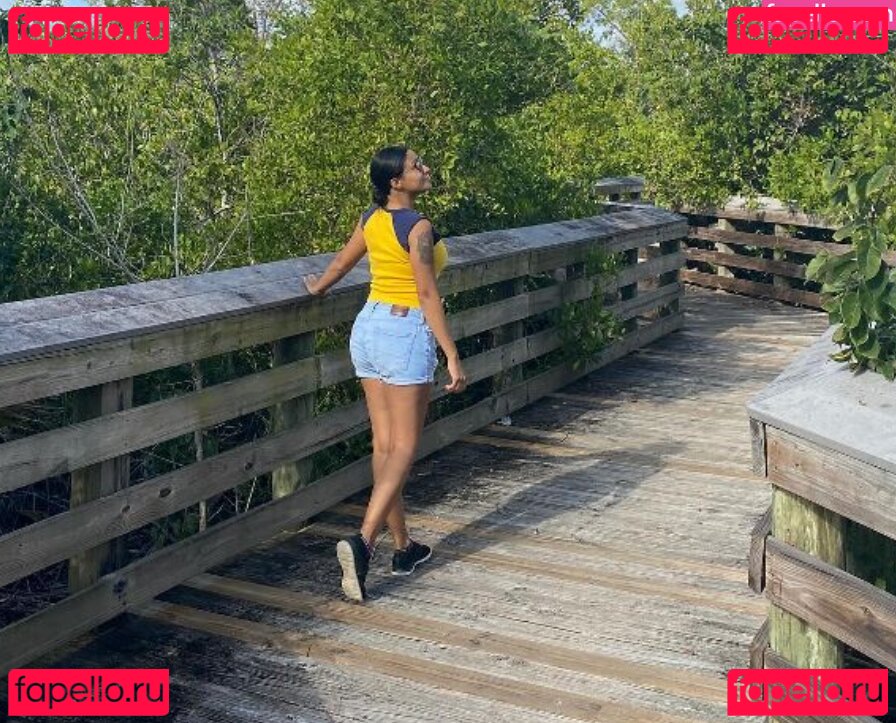 Miranda Know Nude Onlyfans Photo 9