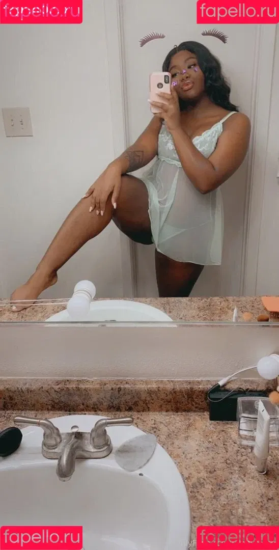 Trinitystarrr Onlyfans Photo Gallery 