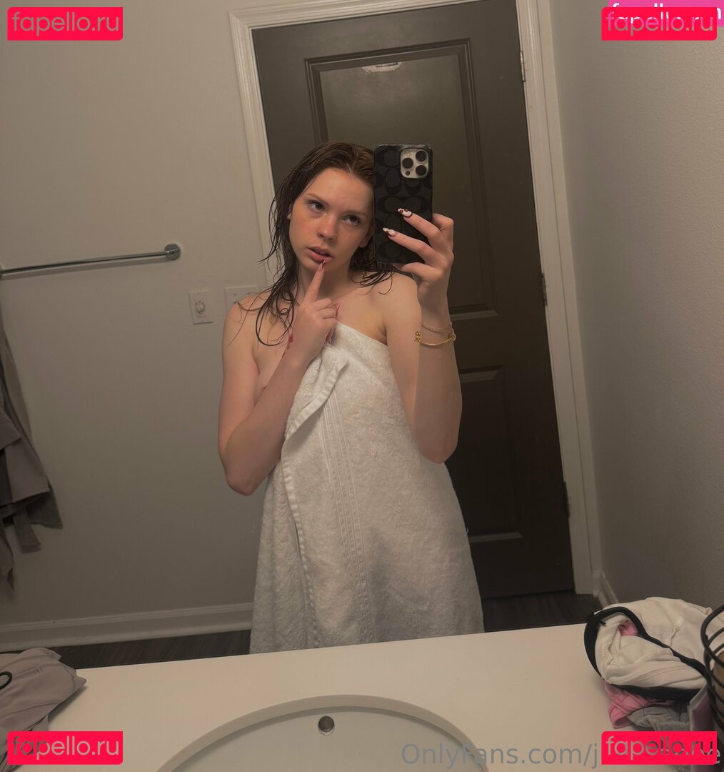 juliaraeee Nude Onlyfans Photo 10