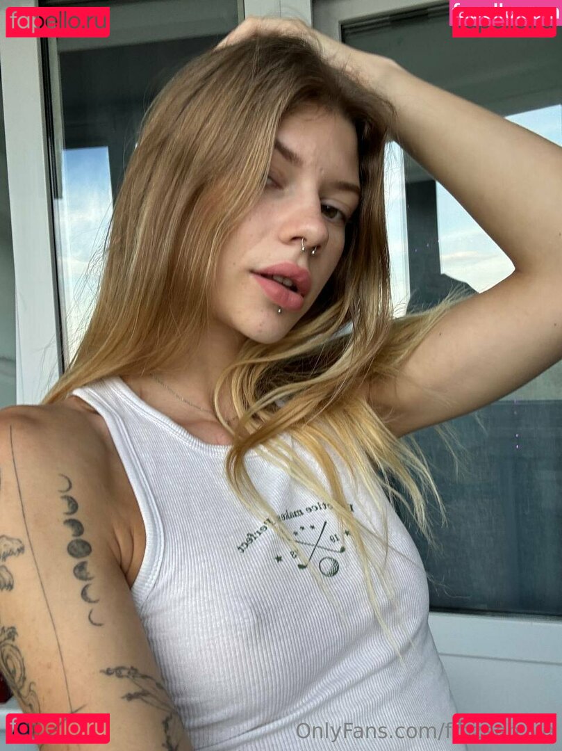 frozeen_ye Nude Onlyfans Photo 29