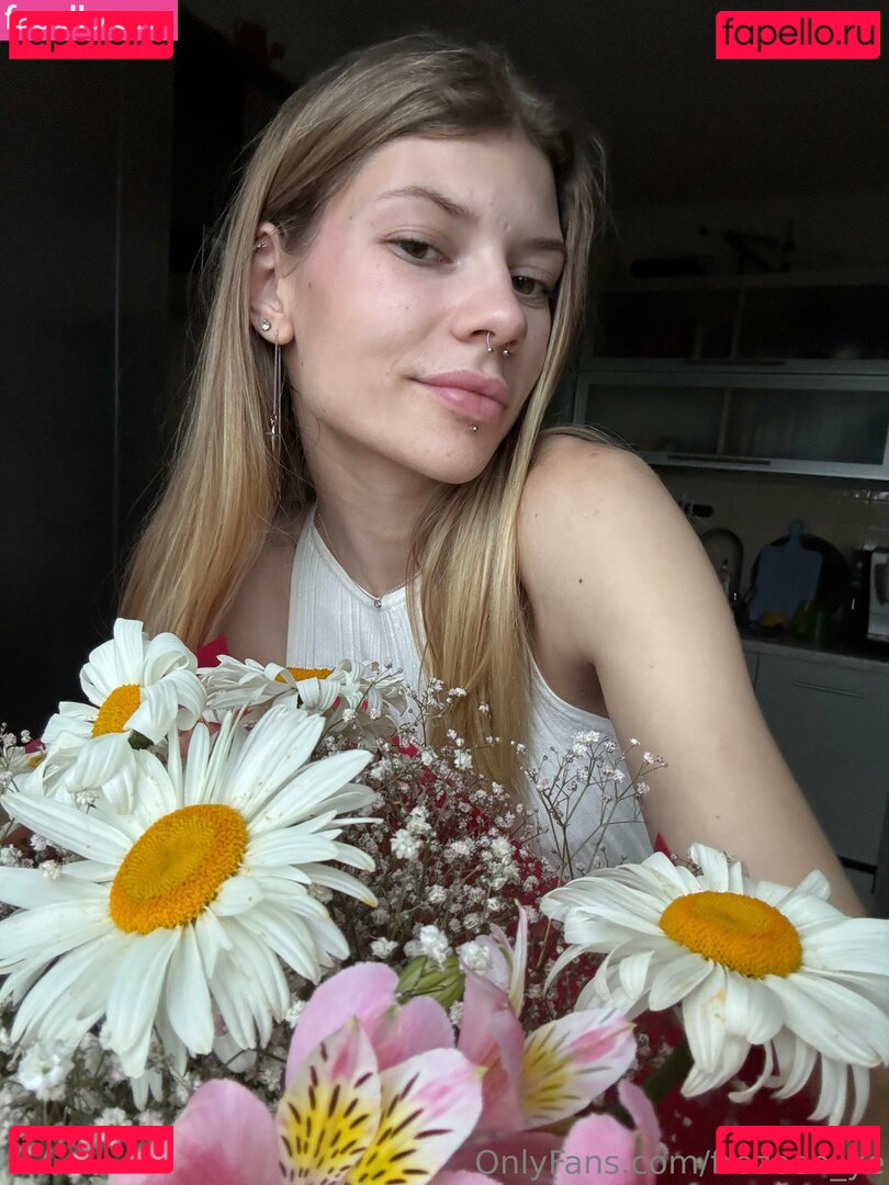 frozeen_ye Nude Onlyfans Photo 13