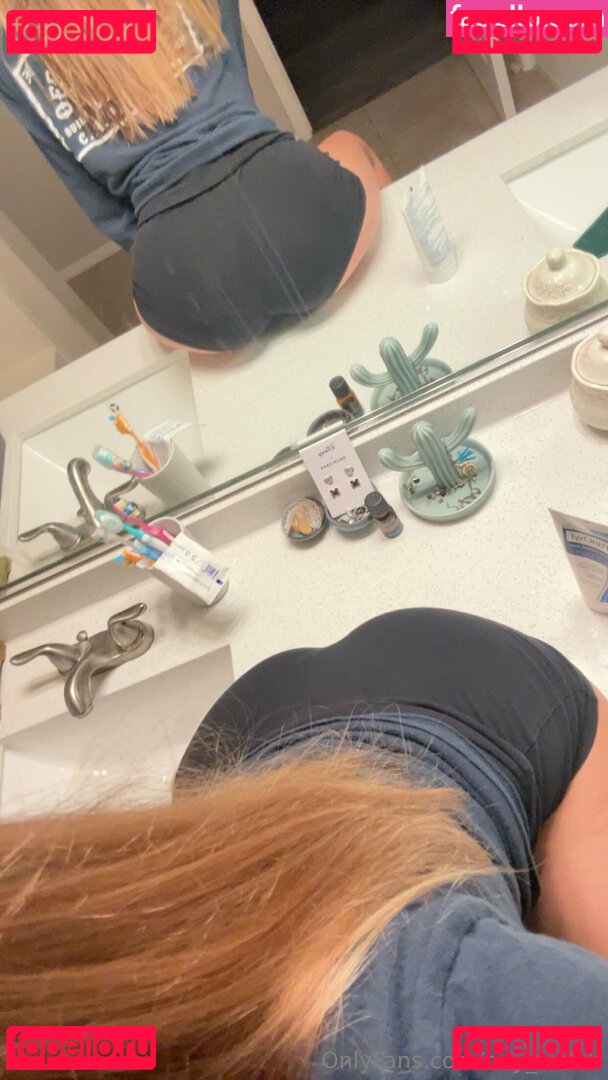 Reannon Nude Onlyfans Photo 3