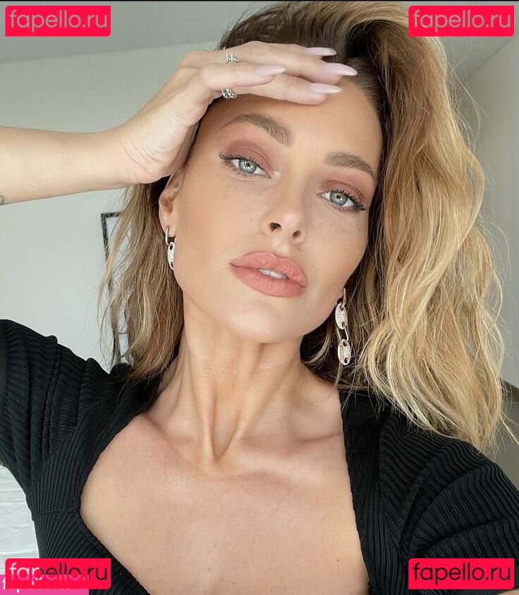 Caroline Receveur Nude Onlyfans Photo 12