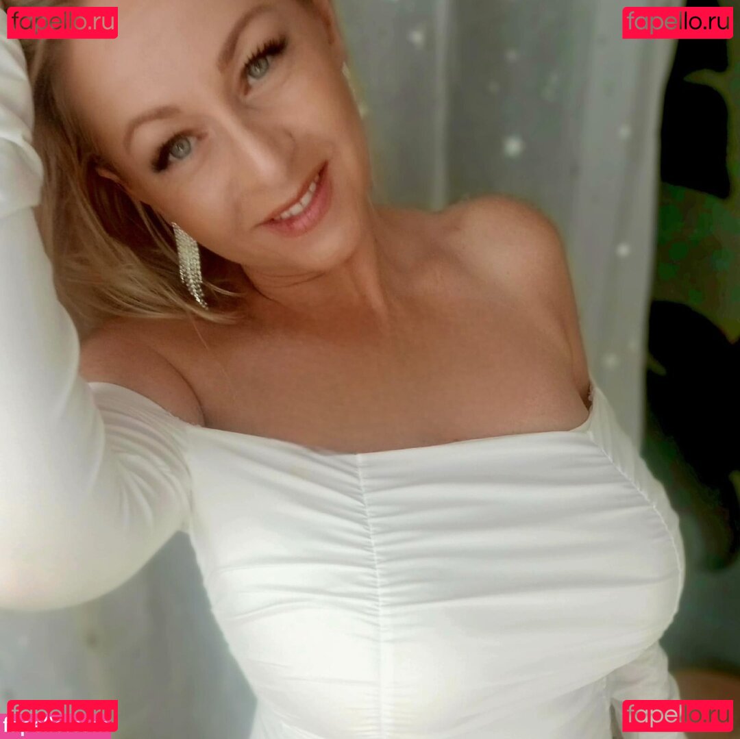 Julia Sonnet Nude Onlyfans Photo 20