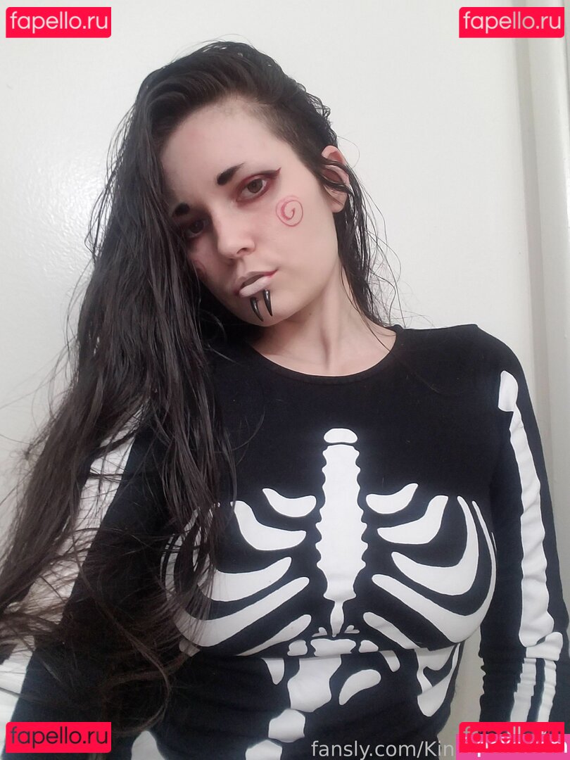 KinkyPhantxm Nude Onlyfans Photo 17