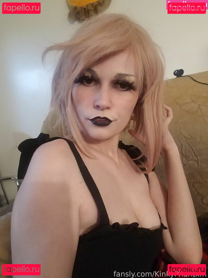 KinkyPhantxm Nude Onlyfans Photo 5