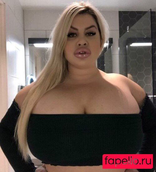 Natasha Crown Nude Onlyfans Photo 12