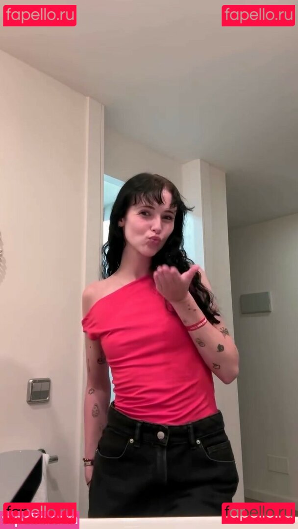 Holly Laing Nude Onlyfans Photo 24