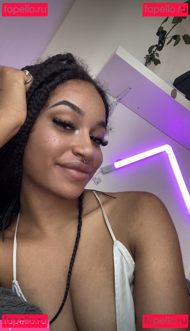 vivien_mala Nude Onlyfans Photo 6