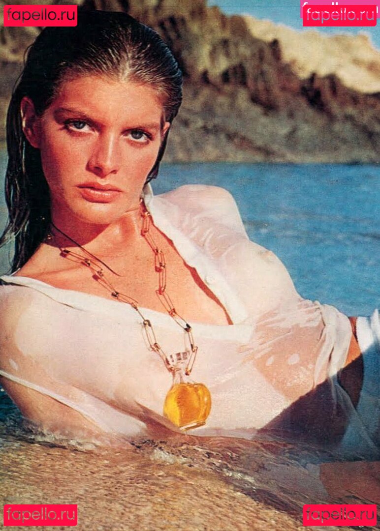 Rene Russo Nude Onlyfans Photo 21