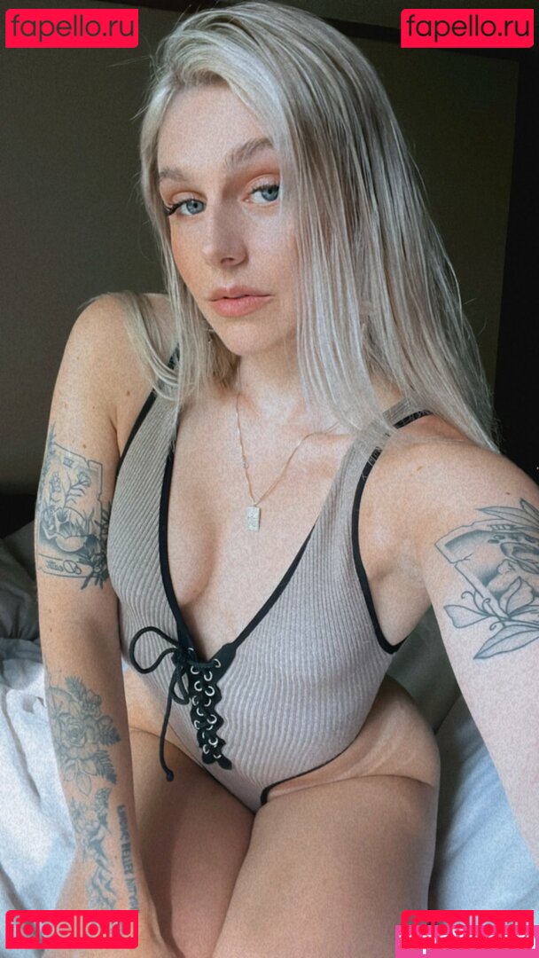 Honeypotvip Nude Onlyfans Photo 3