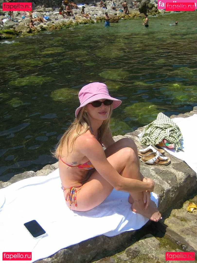 Lily B Onlyfans Photo Gallery 