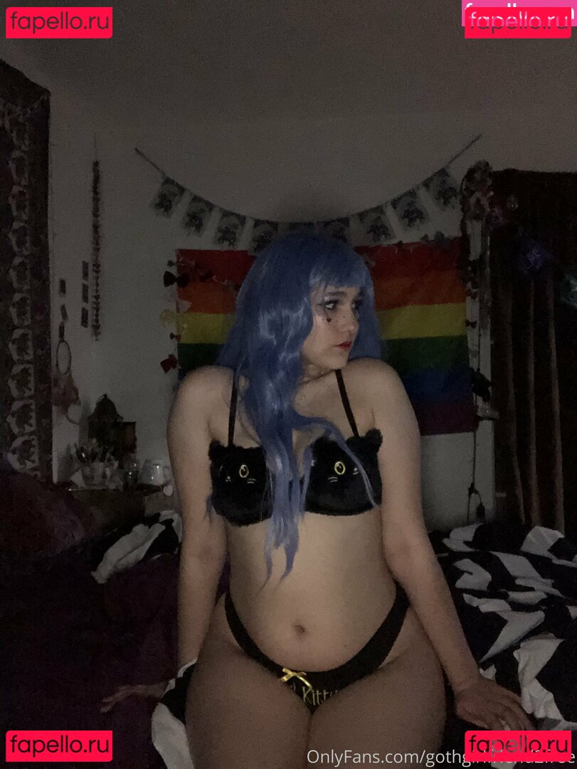gothgirlfriend2free Nude Onlyfans Photo 13