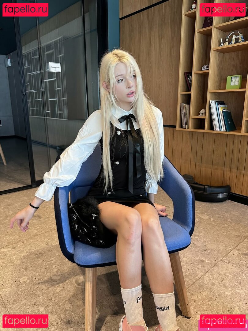 Rapunzeel Nude Onlyfans Photo 5