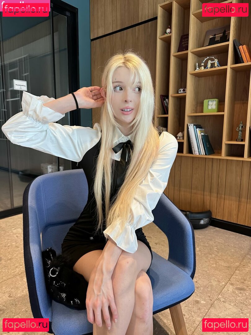 Rapunzeel Nude Onlyfans Photo 6