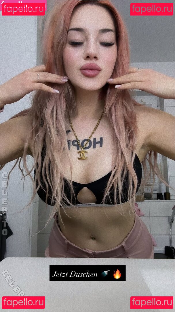 Sarahmelek Nude Onlyfans Photo 5
