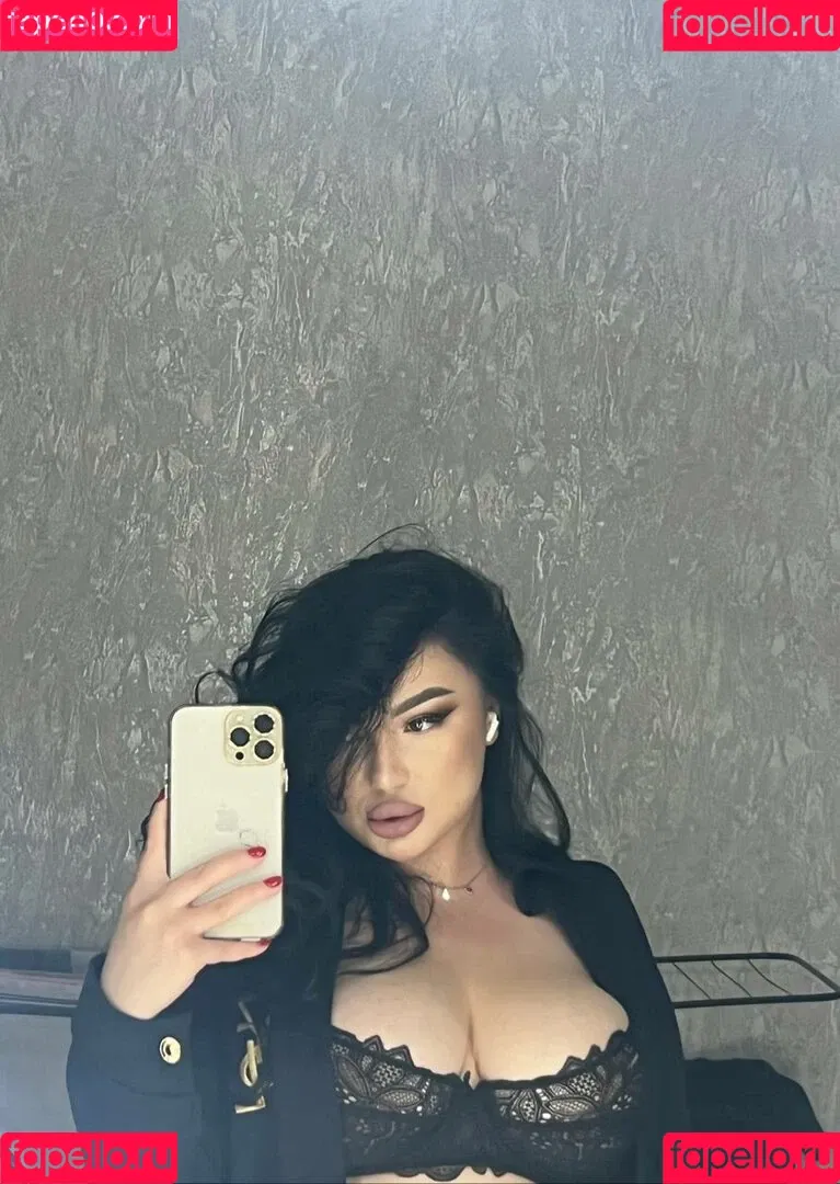 Zhansaya Dakarimova Onlyfans Photo Gallery 