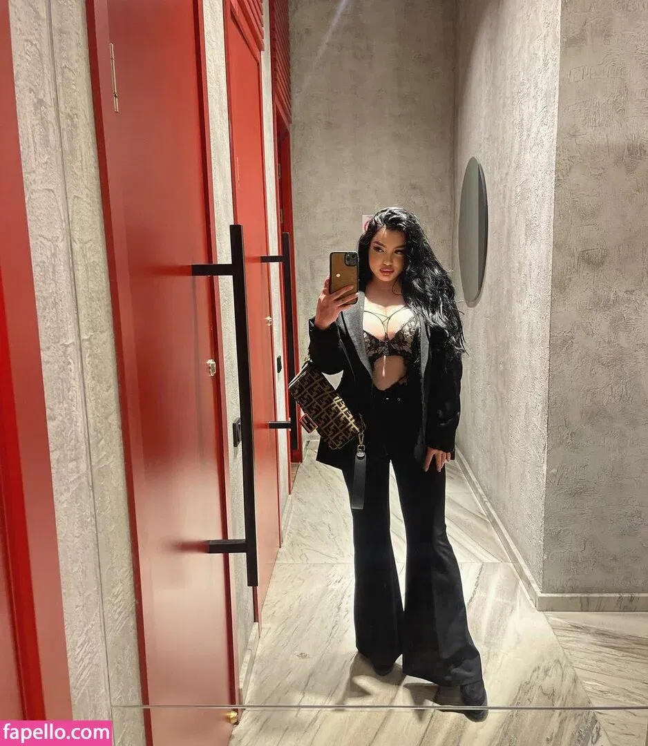 Zhansaya Dakarimova Onlyfans Photo Gallery 