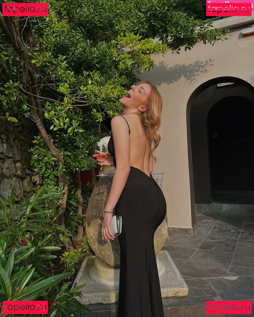 Zeynep ozveri Nude Onlyfans Photo 7