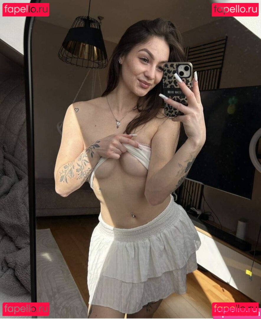 NadyRed Nude Onlyfans Photo 9