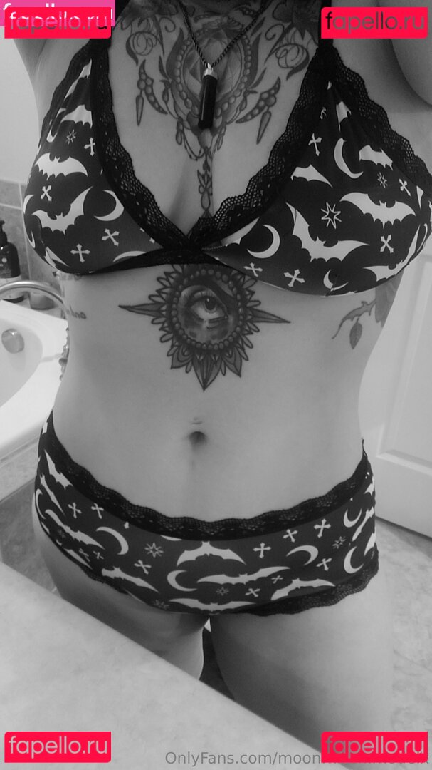 moon.witch.modelx Nude Onlyfans Photo 3