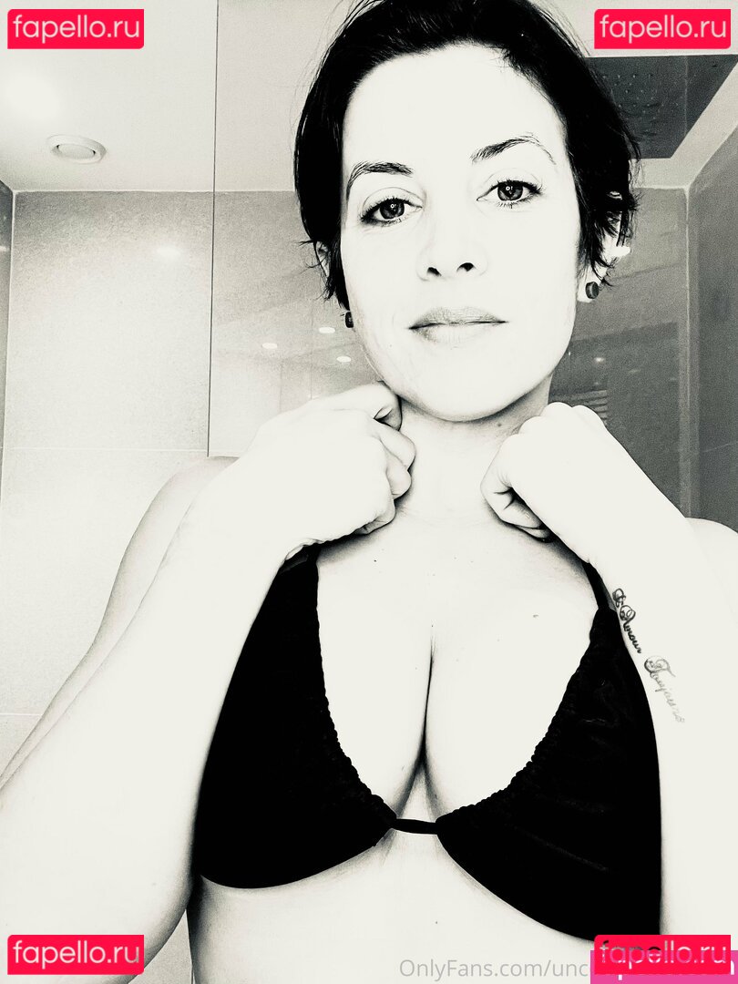unconstrainedbyu Nude Onlyfans Photo 9