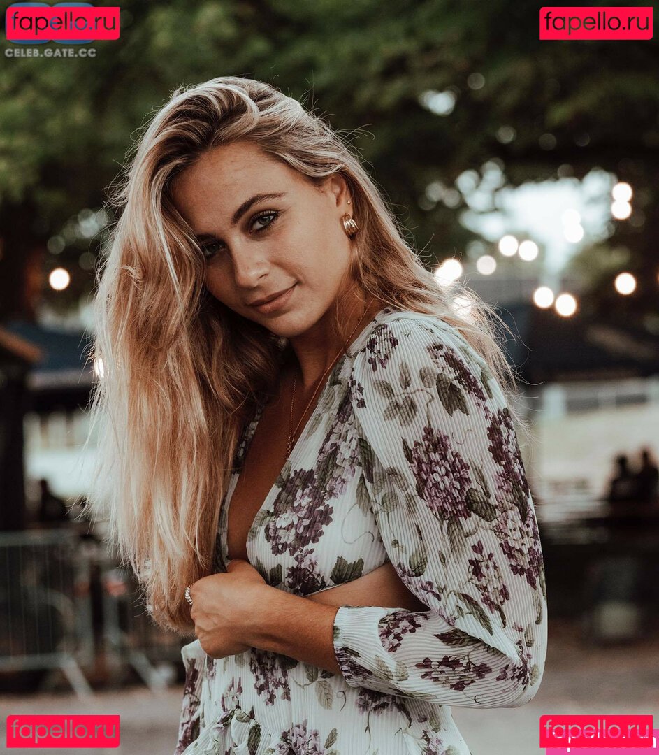 Sophia Floersch Nude Onlyfans Photo 21
