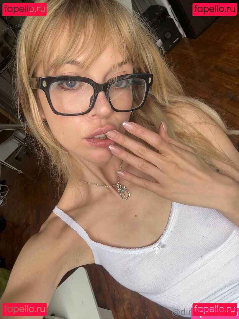 Dineyland Nude Onlyfans Photo 9